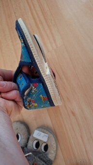 Vel. 20 + vel. 21   sada 3 párů - 8