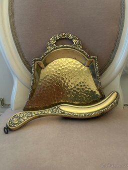 Starožitná mosazná souprava smetáček a lopatka - 8
