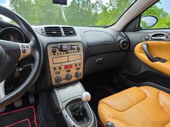 Alfa Romeo GT 2.0 JTS - 8