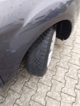 Ford Focus 1.6 - 8