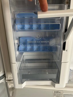 ŠIROKÁ AMERICKÁ LEDNICE S MRAZÁKEM - 8