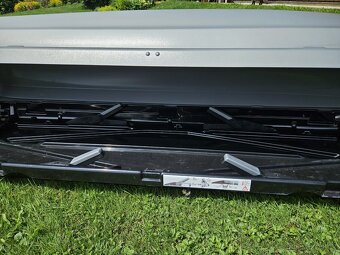 STŘEŠNÍ BOX, RAKEV KAMEI CORVARA + PŘÍČNÍKY THULE ŠKODA - 8