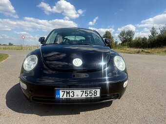 Volkswagen New Beatle 2,0 nové pneu, klimatizace - 8
