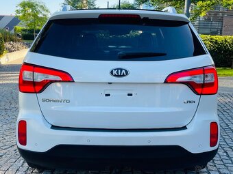 Kia Sorento 2.2CRDi 4x4 AUTOMAT VÝHŘEV KAMERA TAŽNÉ - 8