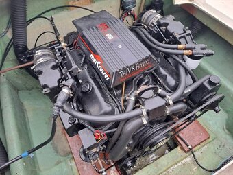 Rybářská loď s kajutou Bertram 25 - 8