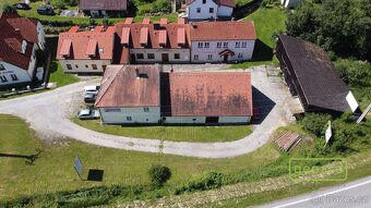 Komerční nemovitost s pozemkem  a bytem - Český Krumlov - Ch - 8