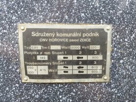 Trouba ze šedesátých let - 8