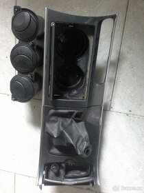 Radio,ovladani klima,stredovy panel na Mazda 6 rok 2004-08 - 8