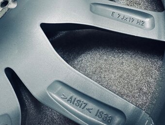 TOP zimní kola BMW X5 G05 19” originál - 8