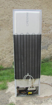 CHLADNIČKA S MRAZNIČKOU ARISTON - A++ - 200cm - 8