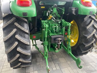 John Deere 5820 - 8