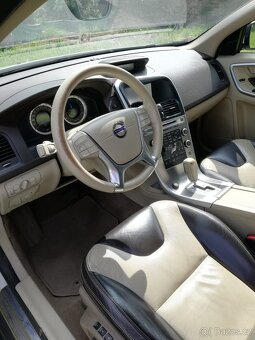 VOLVO XC60 - 8