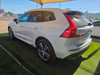 Volvo XC60 T5 Momentum 2021 - 8