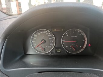 Volvo v50 momentum 2.0D 100kw - 8