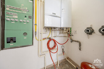 Pronájem obchodních prostor 299 m² ve Starém Městě - 8