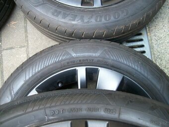 u original černé ŠKODA Karoq Goodyear 17" 90% - 8