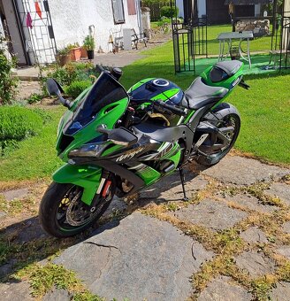 Kawasaki Ninja ZX10R - 8