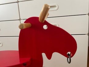 Houpací kůň sob/los dřevěný červený IKEA - 8