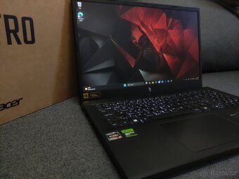 Prodam Acer Nitro v15 - 8