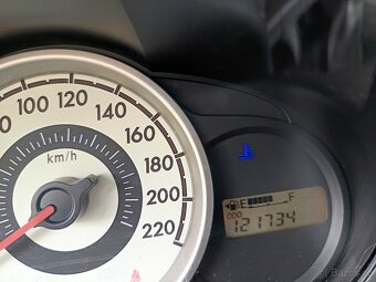 Mazda 2 - 8