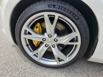 Nissan 370z - 8