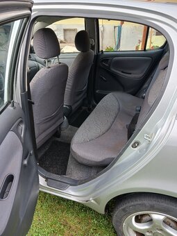 Toyota Yaris - 8