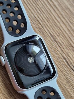 Apple Watch SE 40mm - 8