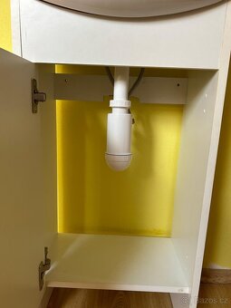 Umyvadlo se stolkem - 8