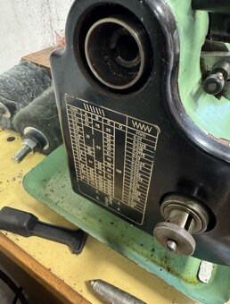 Hrotový soustruh MN 80 - 8