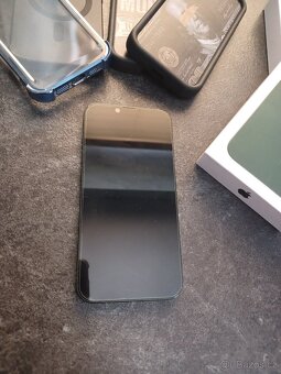 iPhone 13 - 128 GB - 8