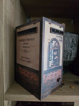 2. Dřevěná dekorace book nook - 8