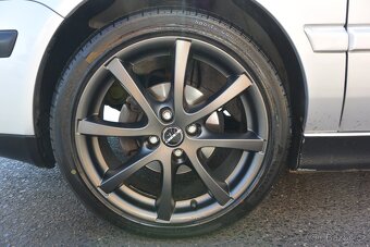 PRODÁM VOLKSWAGEN GOLF IV CABRIO 2.0i 85KW - 8