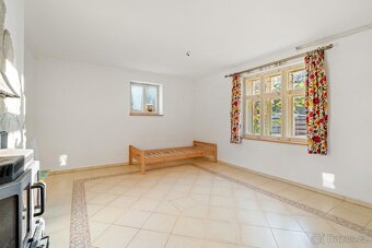 Prodej rodinného domu 99 m2 se zahradou 1397 m2 - 8