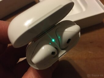 AirPods 2.generace - 8
