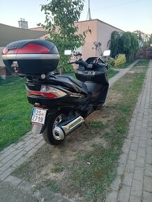 Suzuki Burgman 400 - 8