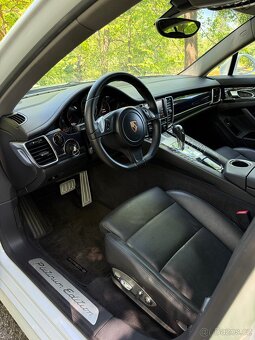 Porsche Panamera 4 - 8