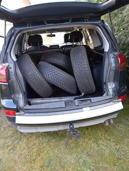 Peugeot 4007 - 8
