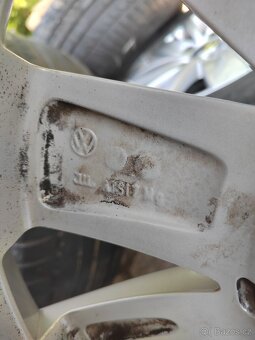 Prodám orig alu 16 Vw Passat Golf 5x112 ET 45 letní pneu - 8