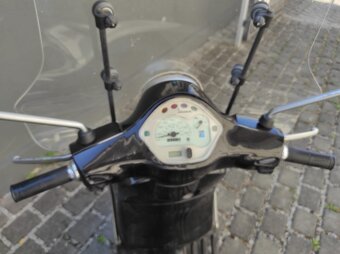Vespa LX 125 (2009) pěkný stav, plexi, 28 tis.km - 8