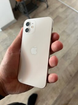 iPhone 12 - 8