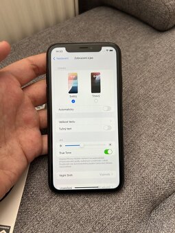 Prodám iPhone XR 64gb (100% kondice baterie) - 8