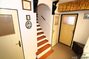 Rodinný dům 5+kk se zahradou a sklepem – klidné bydlení 15 m - 8