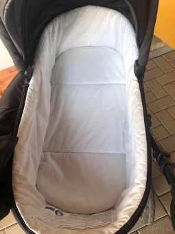 Kočárek + autosedačka - 8