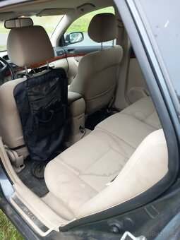 Toyota Avensis - 8