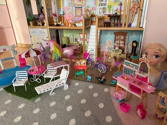 DŘEVĚNÝ DOMEČEK PRO PANENKY KIDKRAFT + příslušenství - 8