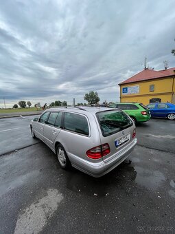 Mercedes E210 - 8