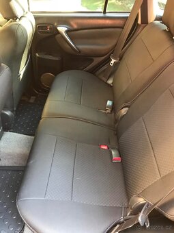 Toyota RAV 4 2004 - 8