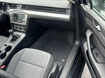 VW Passat B8 1.6TDi, r.2017, serviska, rozvody - 8