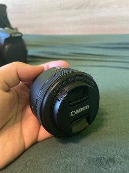 Canon EOS 2000D + 3 objektivy (10–18mm, 18–55mm, 50mm) - 8