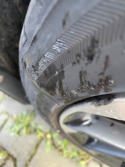 Bridgestone potenza 235/40 R19 - 8